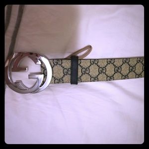 NAVY Gucci belt